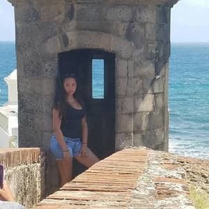 Meet your Posher, Camy